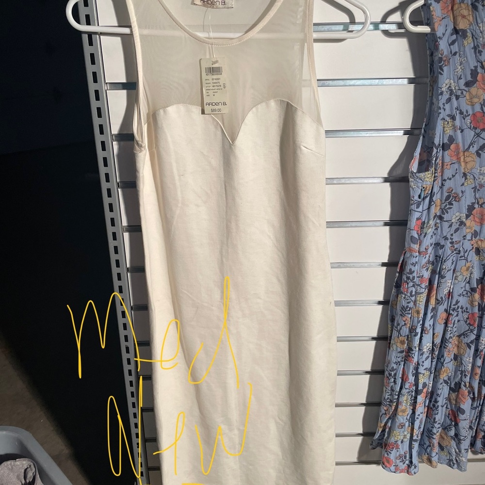 Dresses - Picture 8 of 15